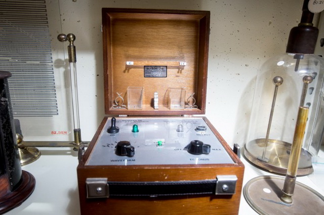 Ectron Mark 4 — прибор для борьбы с плохим настроением