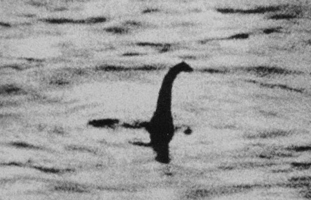 Лох-Несское чудовище фото 1933 год Лох-Несское чудовище фото 1933 год