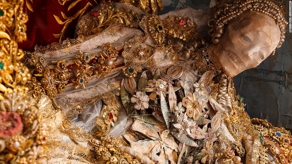 Скелет драгоценные камни