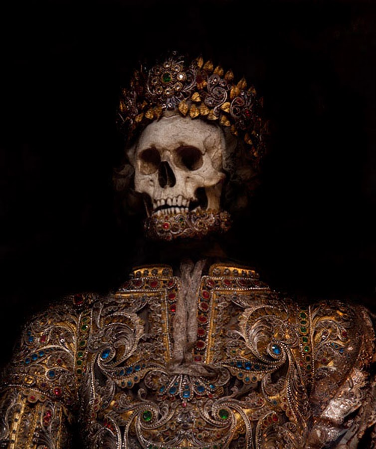 Скелет драгоценные камни