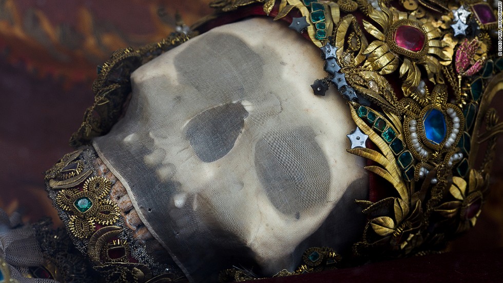 Скелет драгоценные камни