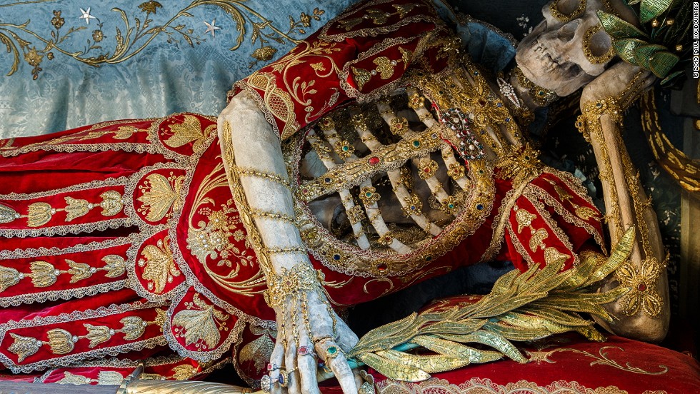 Скелет драгоценные камни